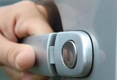 Little Village Locksmith Store Dallas, TX 214-775-9218 - 21-unlock-car